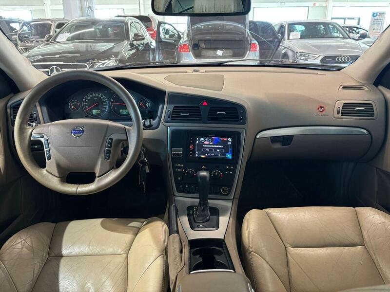 Volvo V70 vaihtoauto