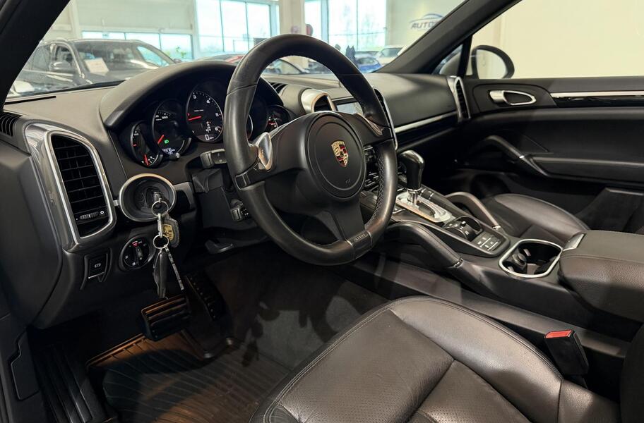Porsche Cayenne vaihtoauto