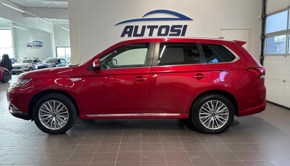 Mitsubishi Outlander PHEV vaihtoauto