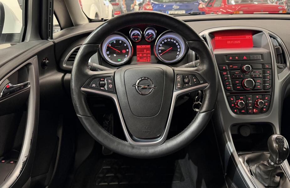 Opel Astra vaihtoauto