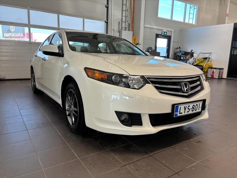 Honda Accord vaihtoauto