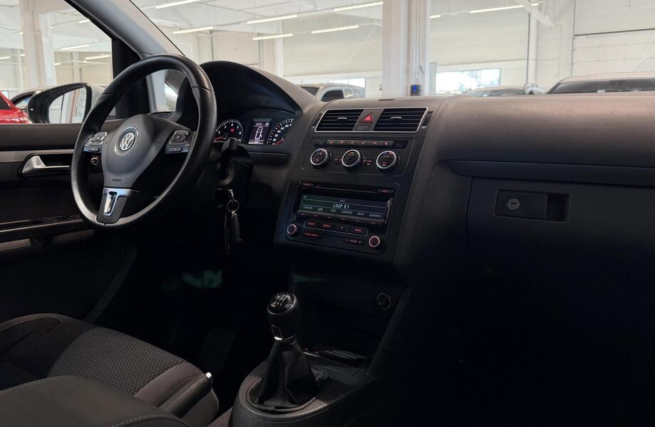 Volkswagen Touran vaihtoauto