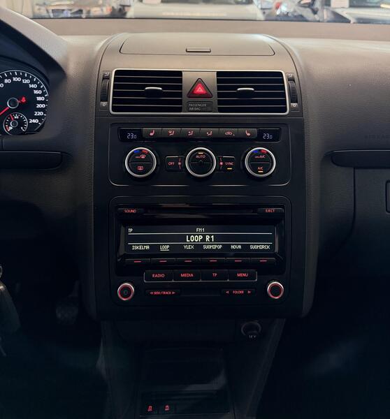 Volkswagen Touran vaihtoauto