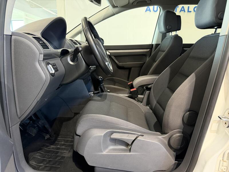 Volkswagen Touran vaihtoauto