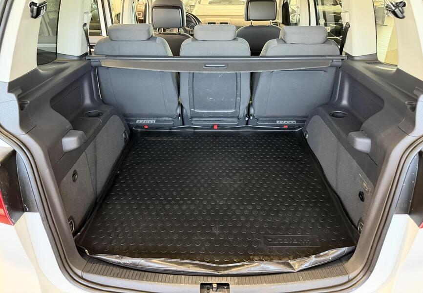 Volkswagen Touran vaihtoauto