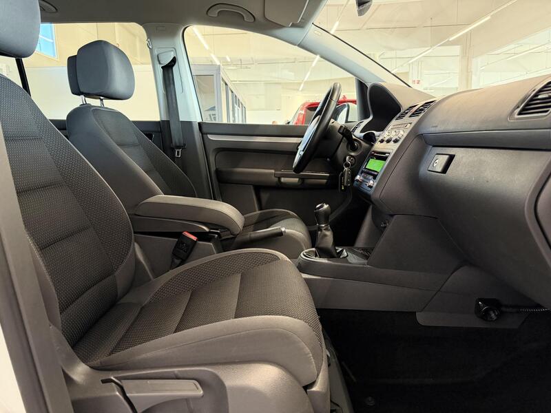 Volkswagen Touran vaihtoauto