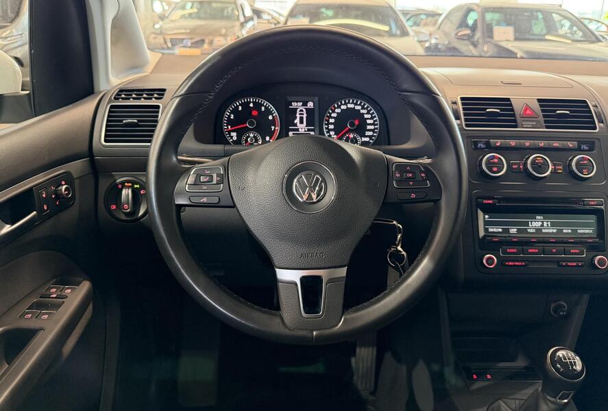 Volkswagen Touran vaihtoauto