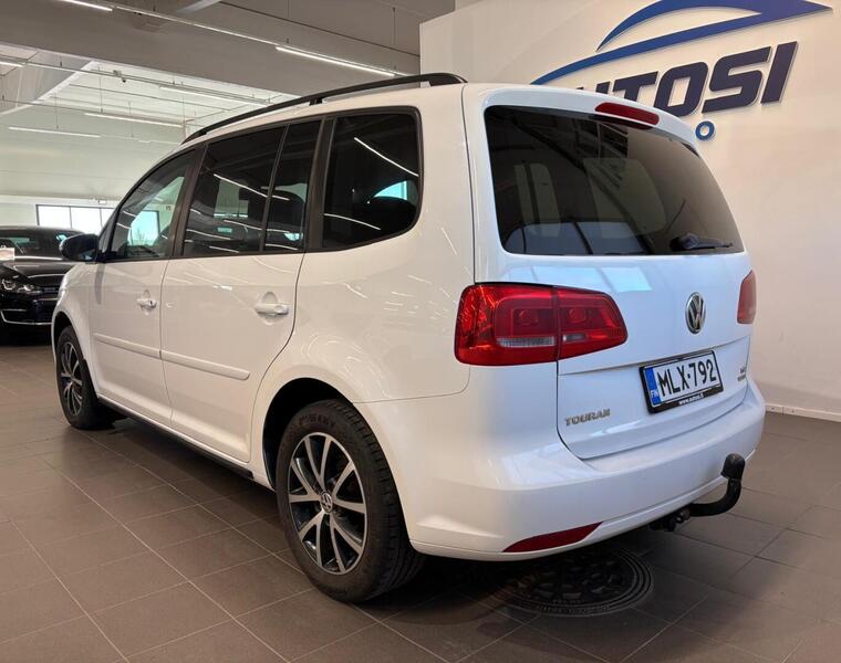 Volkswagen Touran vaihtoauto