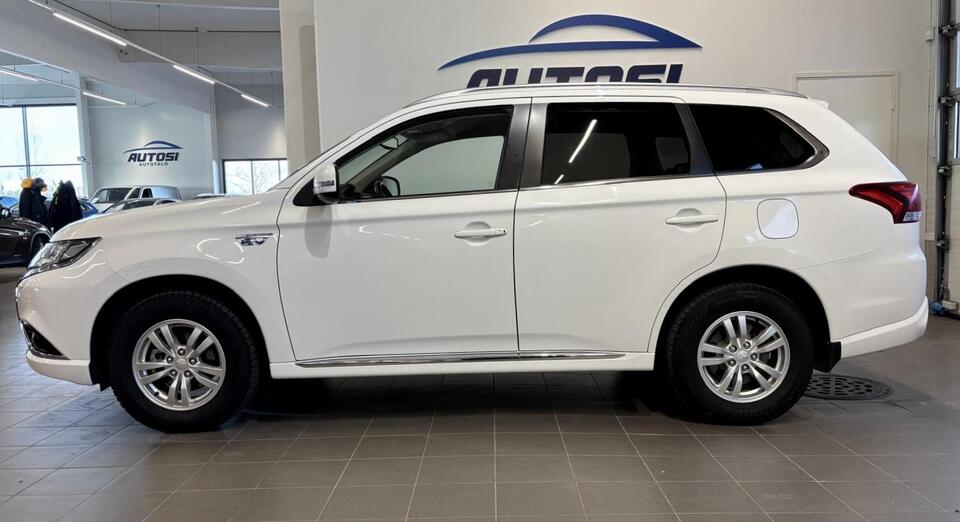 Mitsubishi Outlander PHEV vaihtoauto