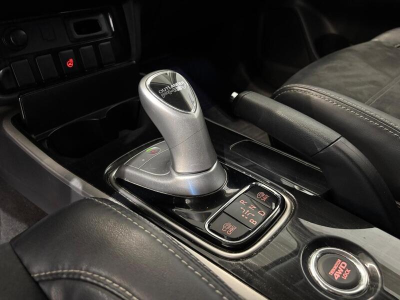 Mitsubishi Outlander PHEV vaihtoauto