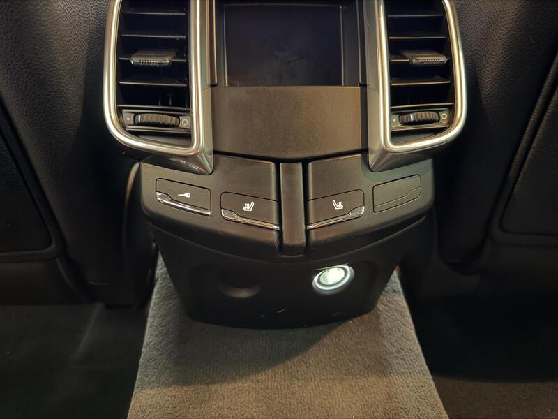 Porsche Cayenne vaihtoauto