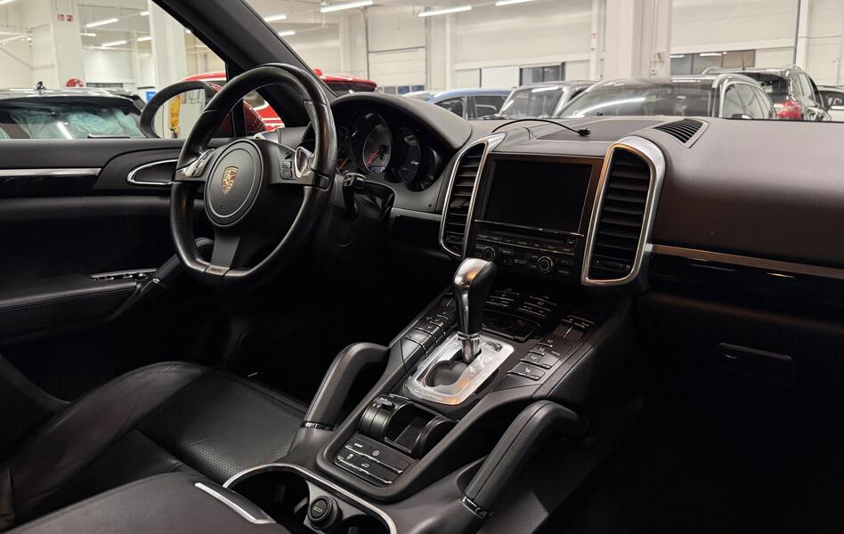 Porsche Cayenne vaihtoauto