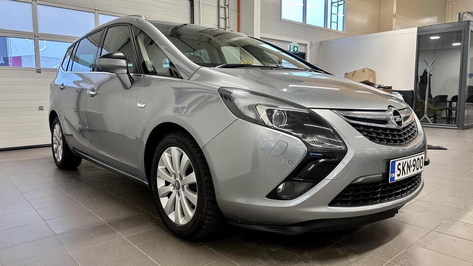 Opel Zafira Tourer vaihtoauto