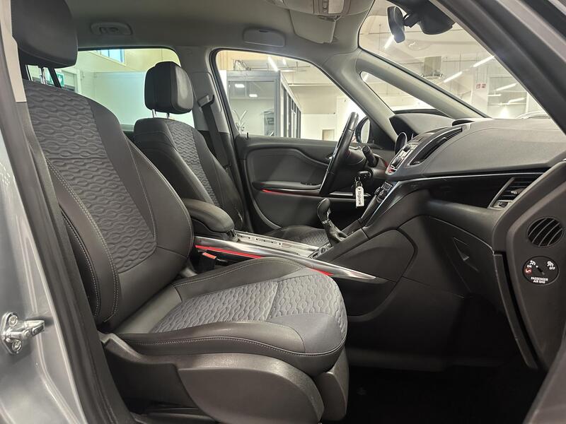 Opel Zafira Tourer vaihtoauto