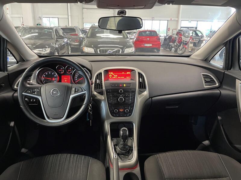 Opel Astra vaihtoauto