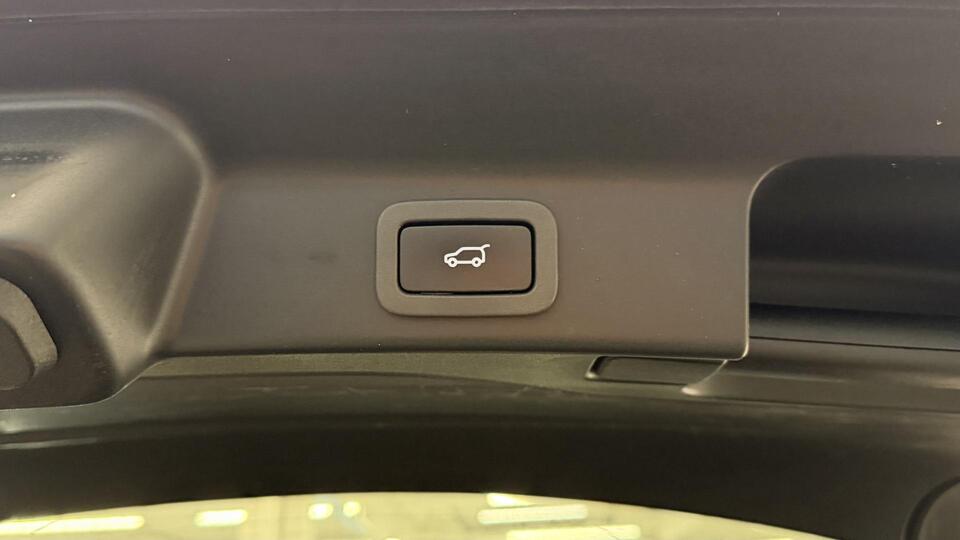 Jaguar F-PACE vaihtoauto