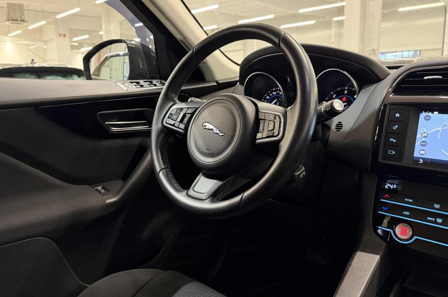 Jaguar F-PACE vaihtoauto