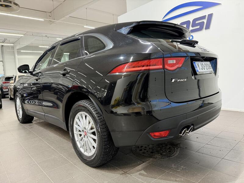 Jaguar F-PACE vaihtoauto