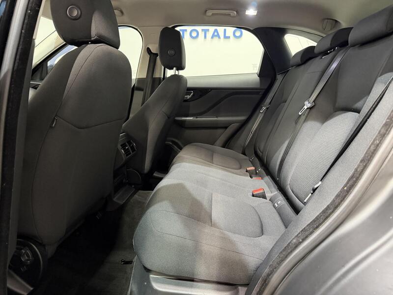 Jaguar F-PACE vaihtoauto