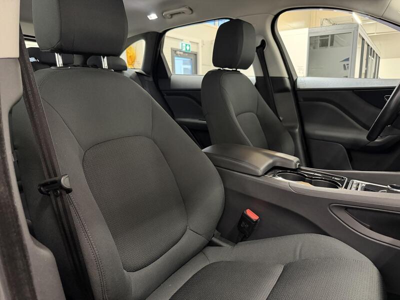 Jaguar F-PACE vaihtoauto