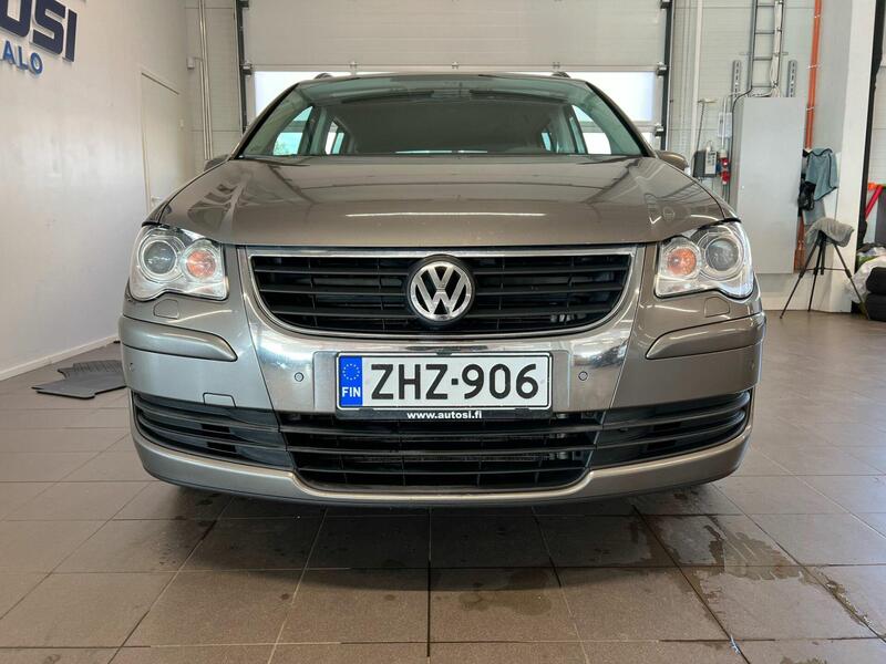 Volkswagen Touran vaihtoauto