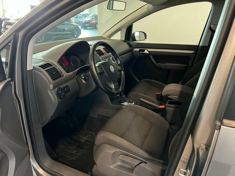 Volkswagen Touran vaihtoauto