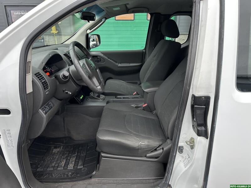 Nissan Navara vaihtoauto