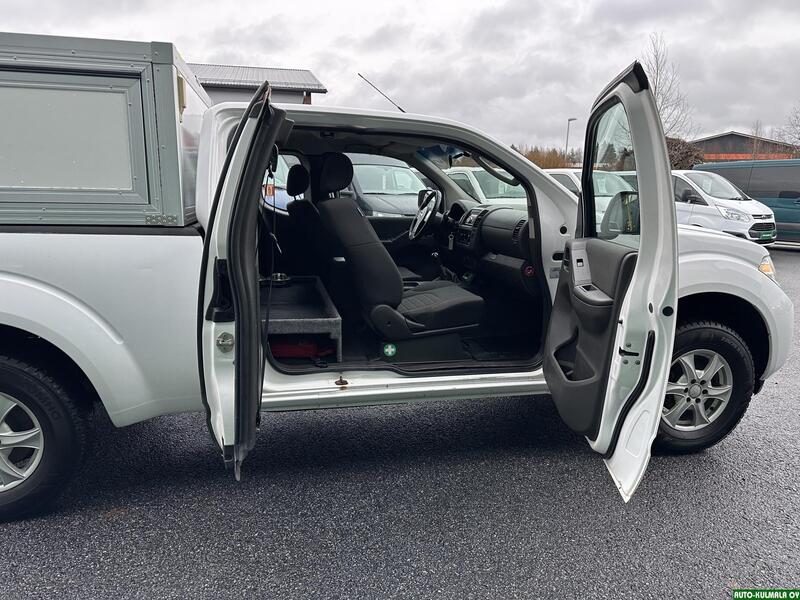 Nissan Navara vaihtoauto