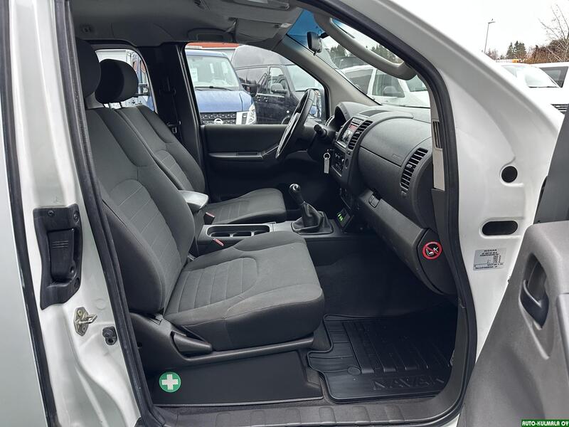 Nissan Navara vaihtoauto