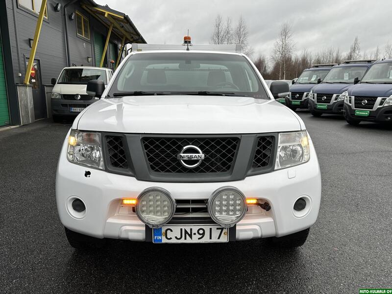 Nissan Navara vaihtoauto