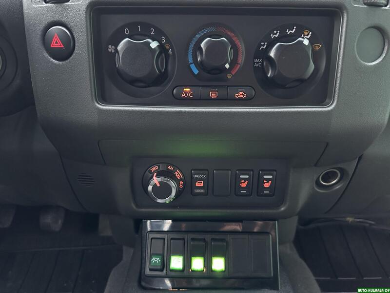 Nissan Navara vaihtoauto