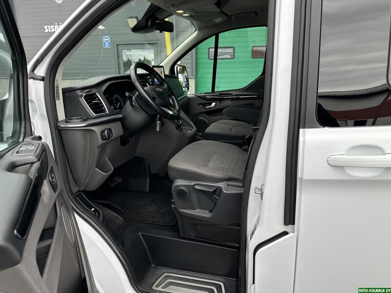 Ford Tourneo Custom vaihtoauto