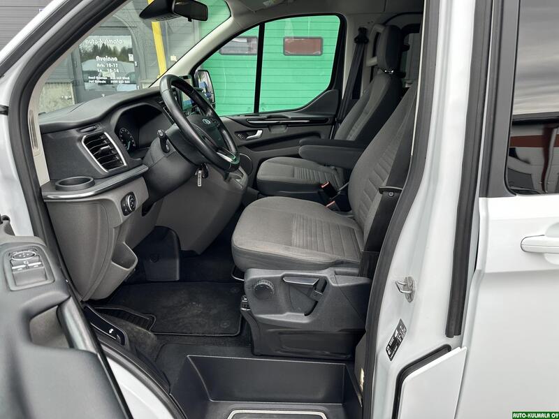 Ford Tourneo Custom vaihtoauto