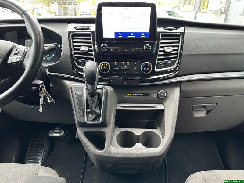Ford Tourneo Custom vaihtoauto
