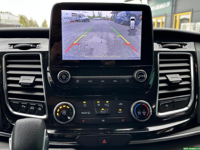 Ford Tourneo Custom vaihtoauto