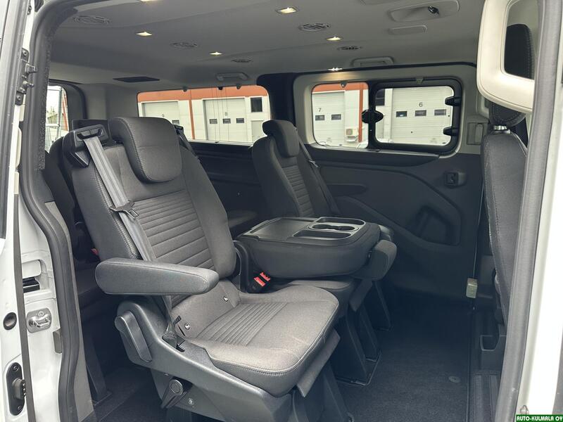 Ford Tourneo Custom vaihtoauto