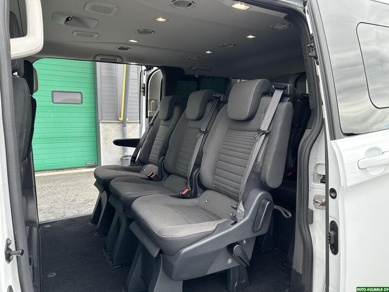 Ford Tourneo Custom vaihtoauto