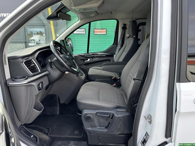 Ford Tourneo Custom vaihtoauto