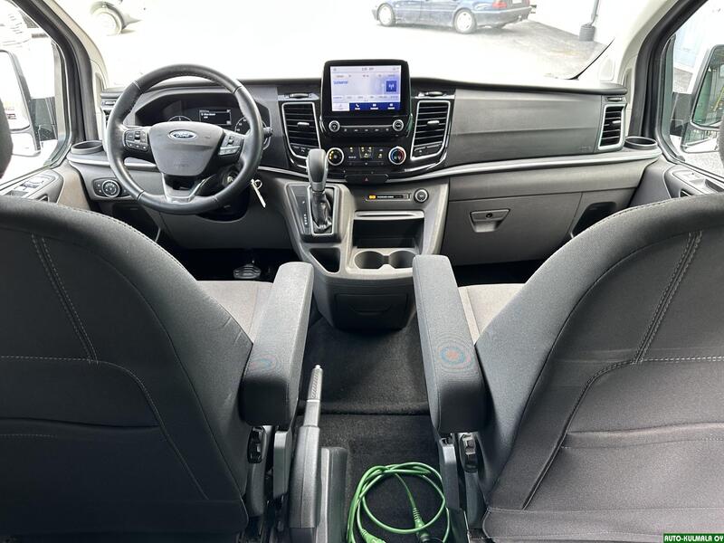 Ford Tourneo Custom vaihtoauto