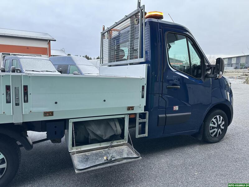 Nissan NV400 vaihtoauto