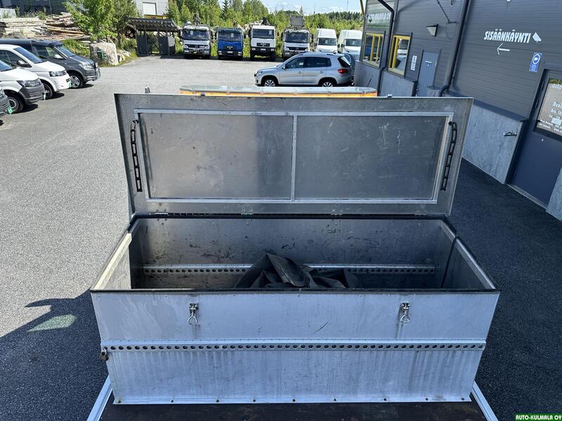 Nissan NV400 vaihtoauto