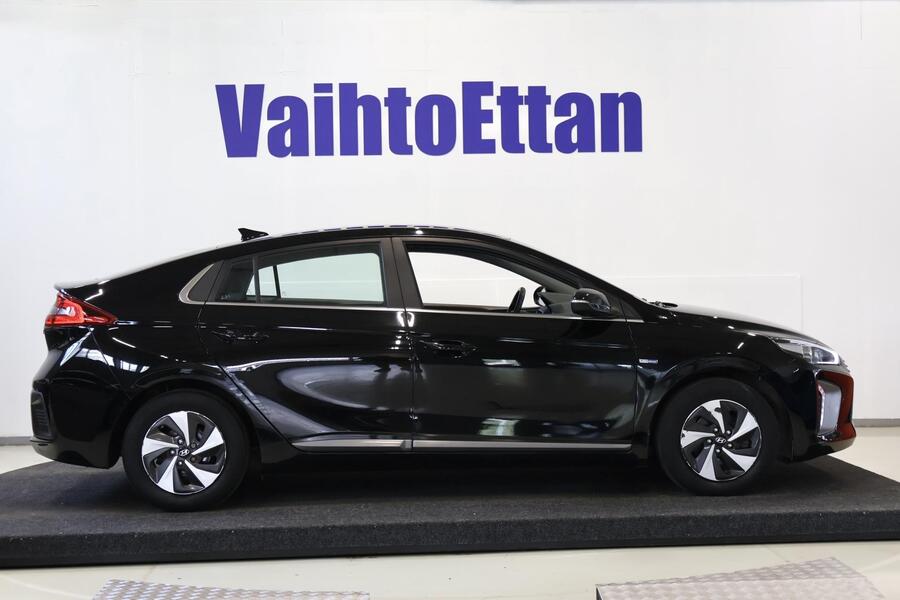 Hyundai IONIQ hybrid vaihtoauto