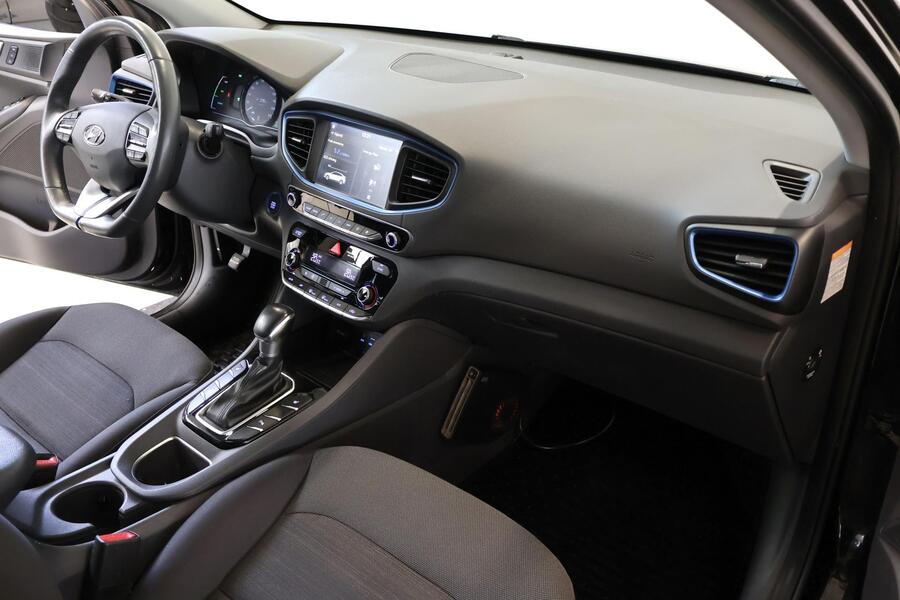 Hyundai IONIQ hybrid vaihtoauto