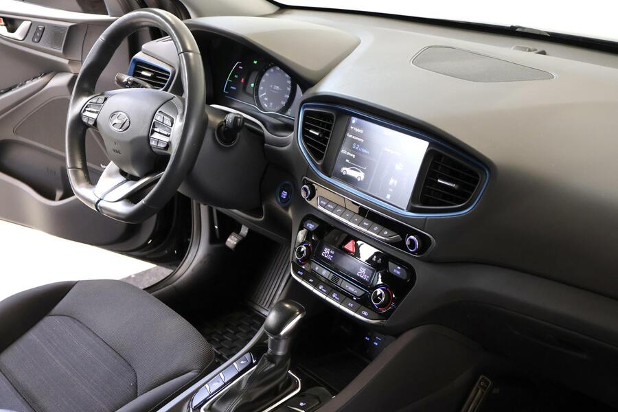 Hyundai IONIQ hybrid vaihtoauto