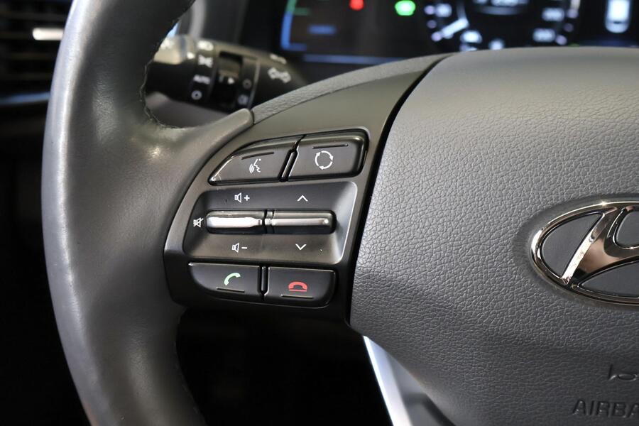 Hyundai IONIQ hybrid vaihtoauto