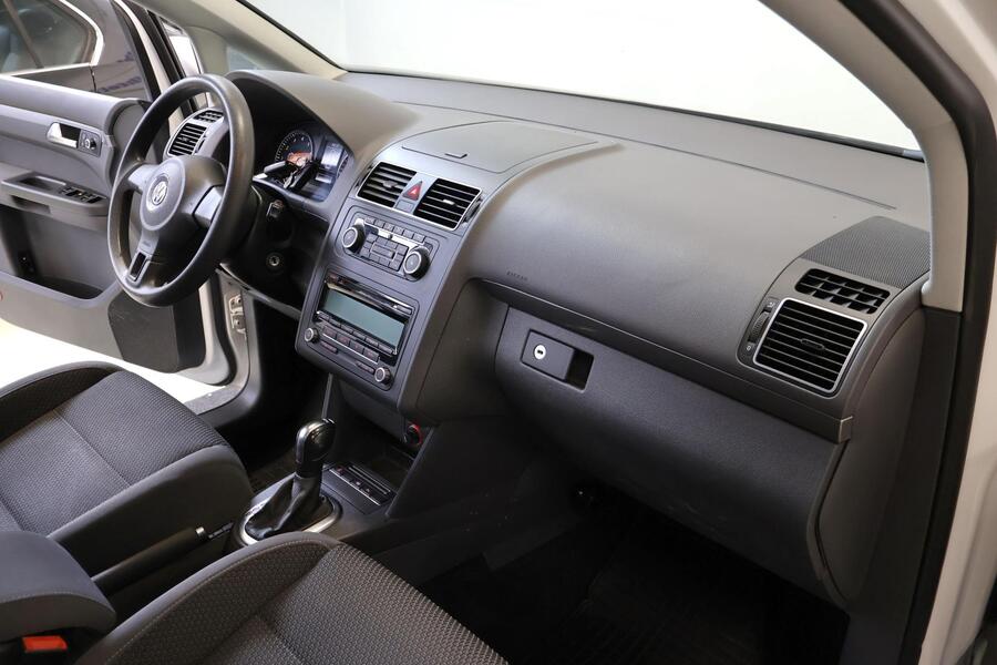 Volkswagen Touran vaihtoauto