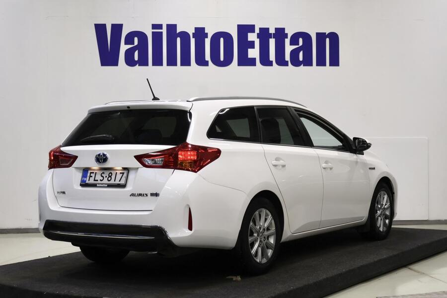 Toyota Auris vaihtoauto