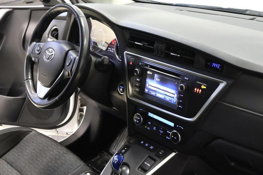 Toyota Auris vaihtoauto