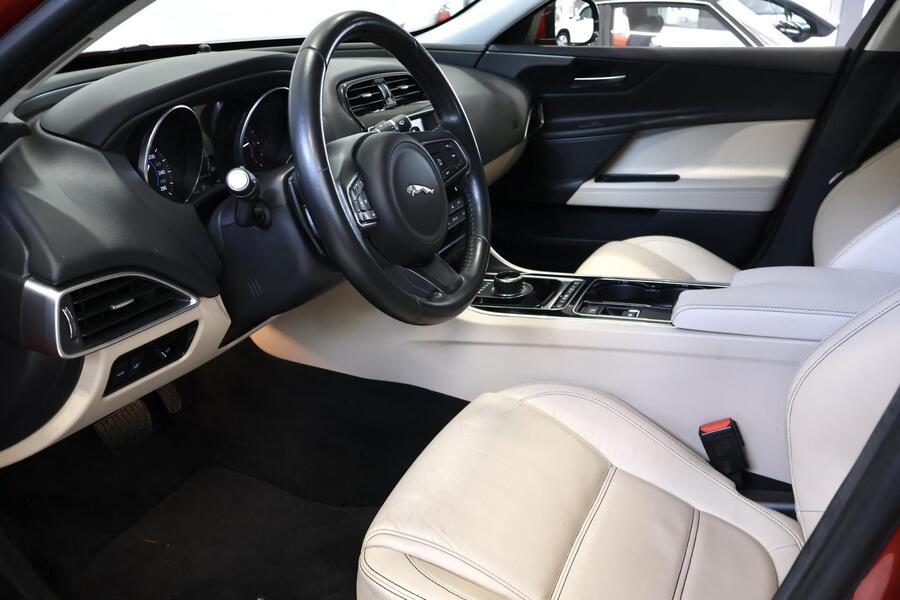 Jaguar XE vaihtoauto