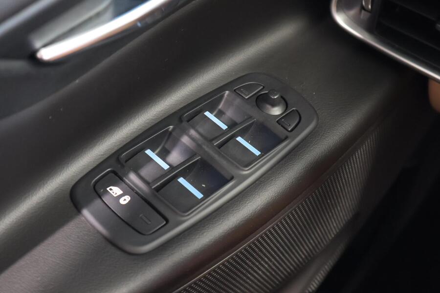 Jaguar XE vaihtoauto